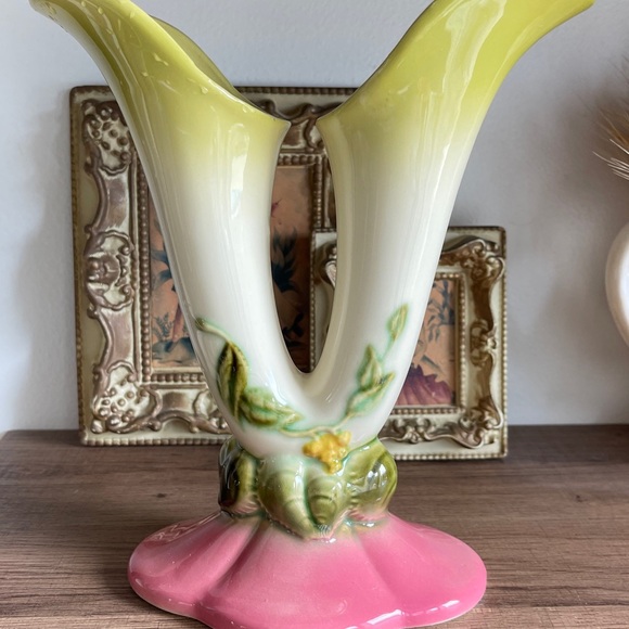 Hull pottery woodland double flower vase - Picture 10 of 12